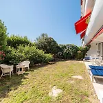 Charming Apartment- Ac -3br-6p- 公寓 *